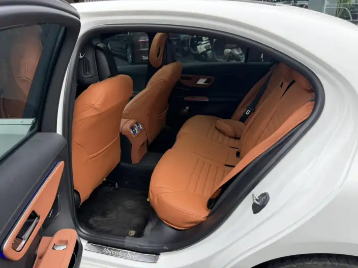Mercedes-Benz C-Class PHEV 2025 Model C 350 eL – фото 9