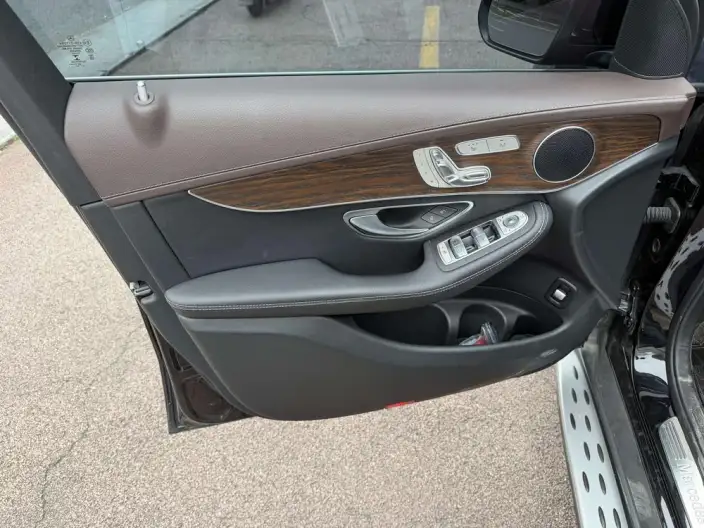 Mercedes-Benz GLC 2022 Model GLC 260 L 4MATIC Luxury Model – фото 7