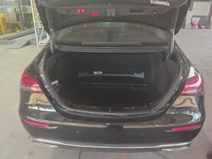 Mercedes-Benz E-Class 2023 Model E 260 L sedan – фото 9