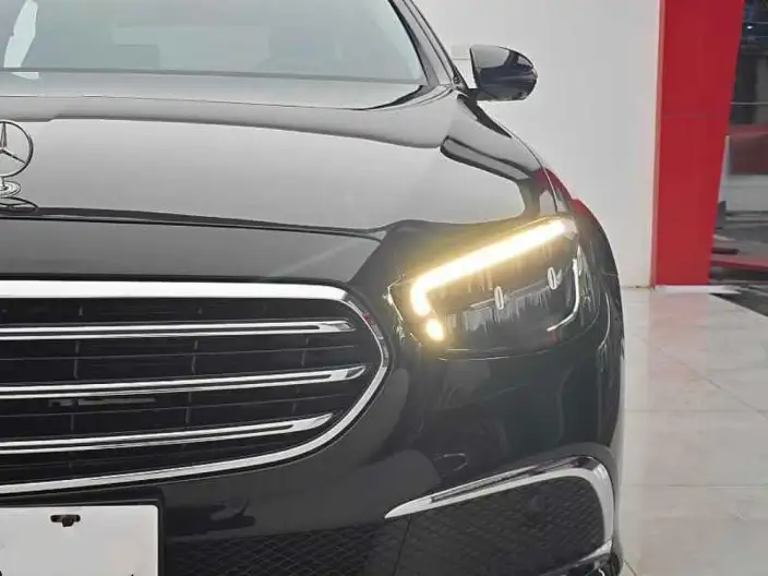 Mercedes-Benz E-Class 2022 Model E 300 L Luxury Model sedan – фото 9