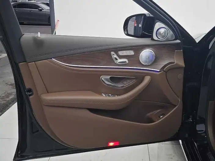 Mercedes-Benz E-Class 2022 Model E 300 L Luxury Model sedan – фото 10