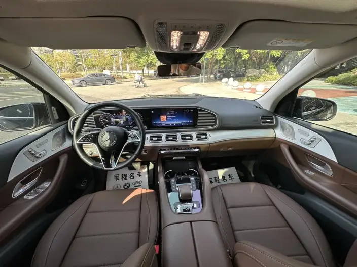 Mercedes-Benz GLS 2025 Model GLS 450 4MATIC Dynamic Model – фото 8