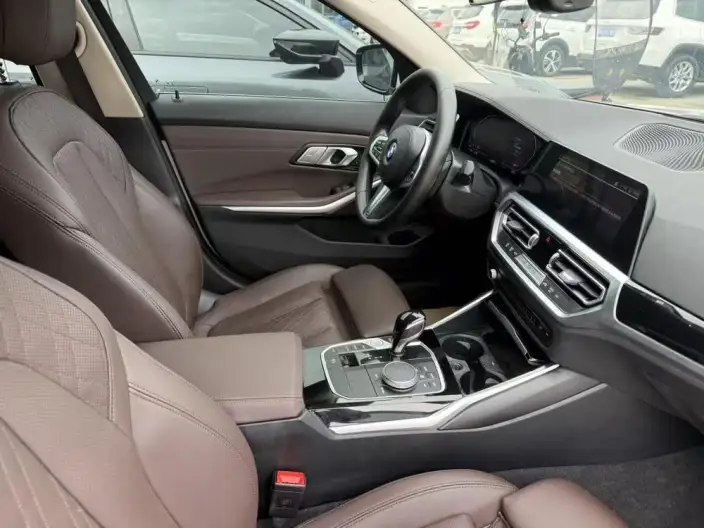 BMW 3 Series 2022 Model 320Li M Sports Set – фото 9