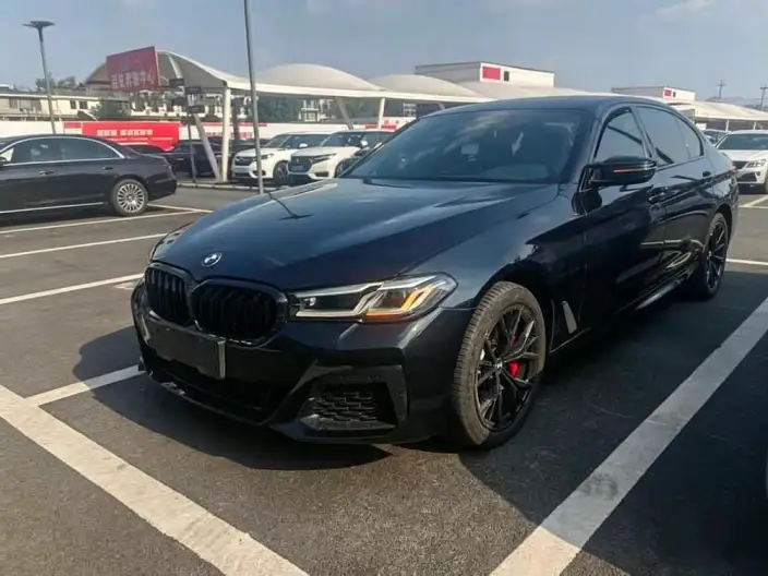 BMW 5 Series 2022 Model Facelift 530Li Exclusive Model M Sports Set – фото 6