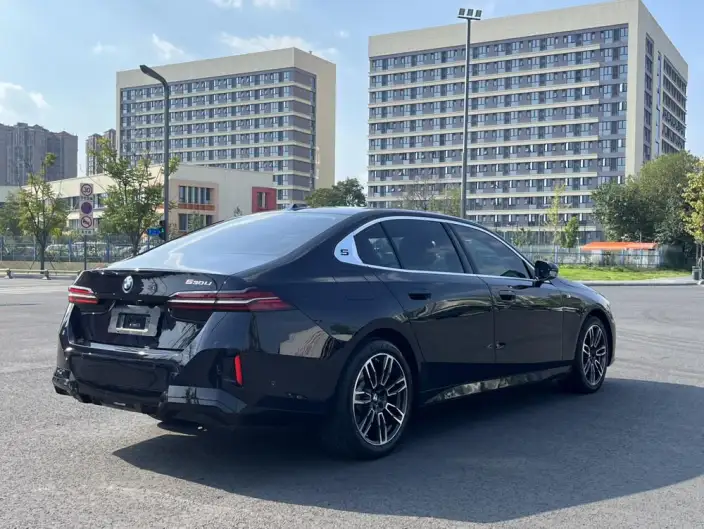 BMW 5 Series 2025 Model 530Li Leading Model M Sports Set – фото 5