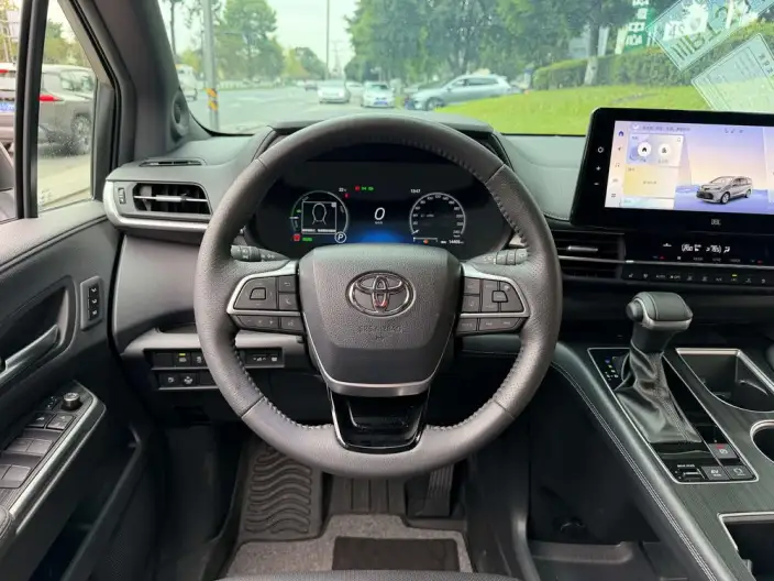 Toyota Sienna 2024 Model Hybrid 2.5L Platinum edition – фото 9