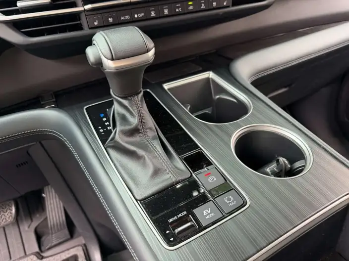 Toyota Sienna 2024 Model Hybrid 2.5L Platinum edition – фото 10