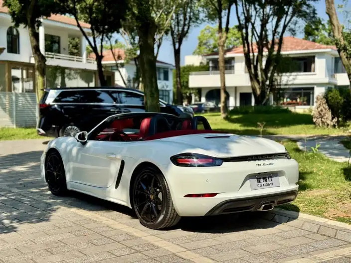 Porsche 718 2022 Model Boxster 2.0T