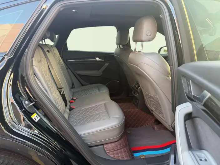 Audi Q5L Sportback 2023 Model 40 TFSI Luxury Model – фото 10