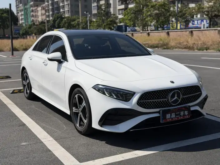 Mercedes-Benz A-class 2023 Model A 200 L Sports sedan Fashion Edition – фото 3