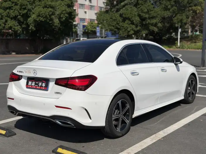 Mercedes-Benz A-class 2023 Model A 200 L Sports sedan Fashion Edition – фото 6