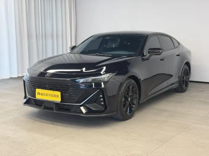 Changan UNI-V 2022 Model 1.5T Noble Model – фото 1