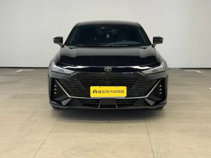 Changan UNI-V 2022 Model 1.5T Noble Model – фото 2