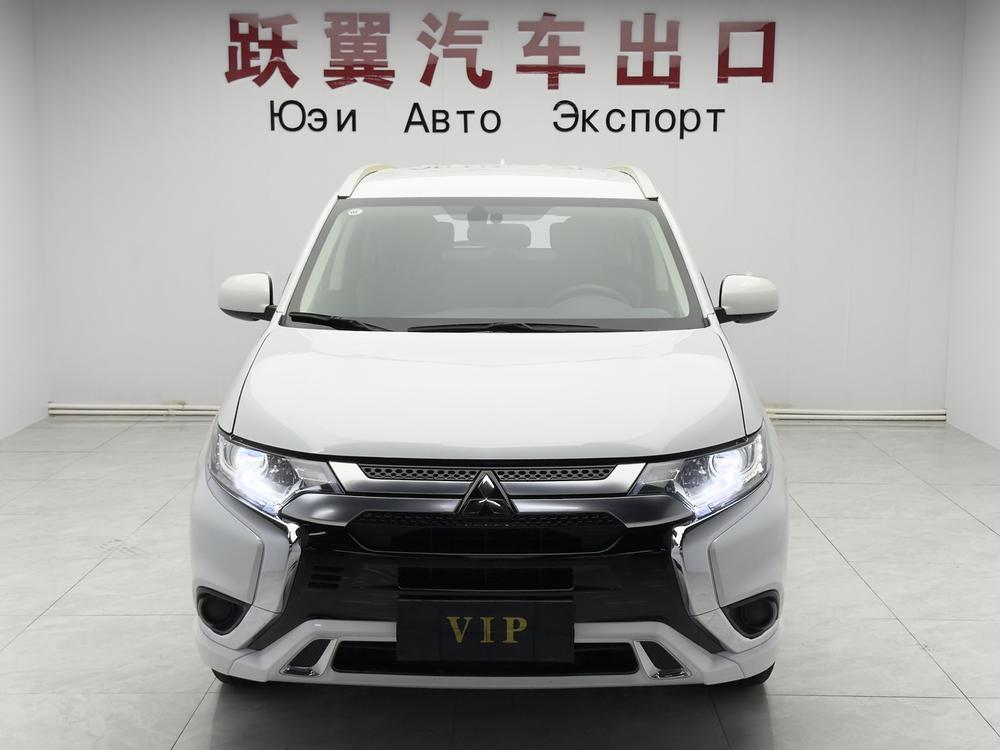 Mitsubishi Outlander 2021 2.0L 2WD Premium 5-Seater – фото 2