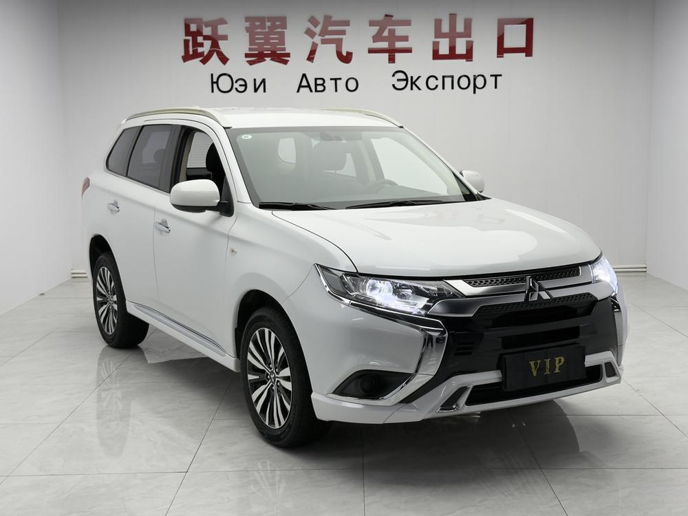 Mitsubishi Outlander 2021 2.0L 2WD Premium 5-Seater – фото 3