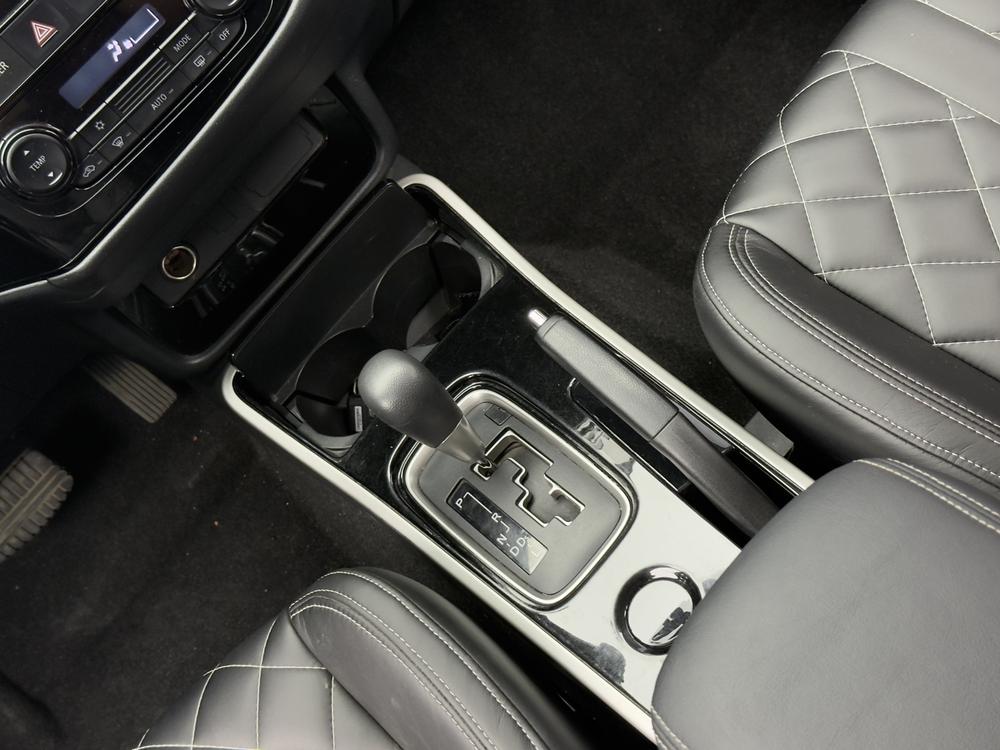 Mitsubishi Outlander 2021 2.0L 2WD Premium 5-Seater – фото 10