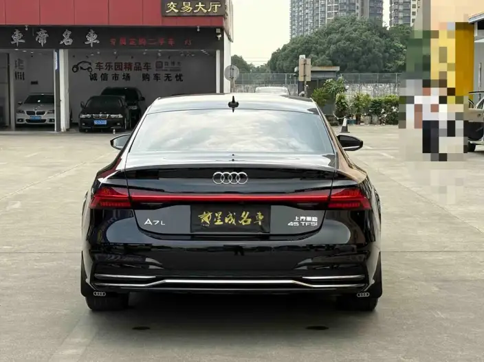 Audi A7 L 2024 Model 45 TFSI Luxury Model – фото 5