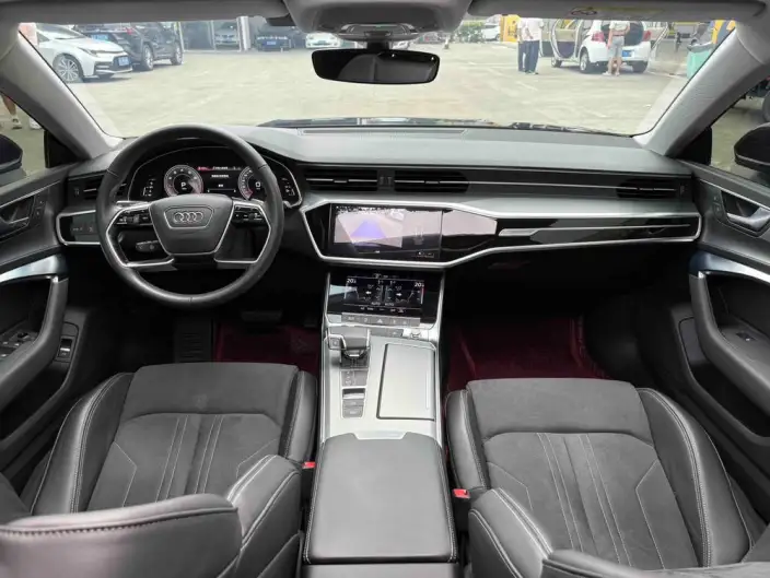 Audi A7 L 2024 Model 45 TFSI Luxury Model – фото 8