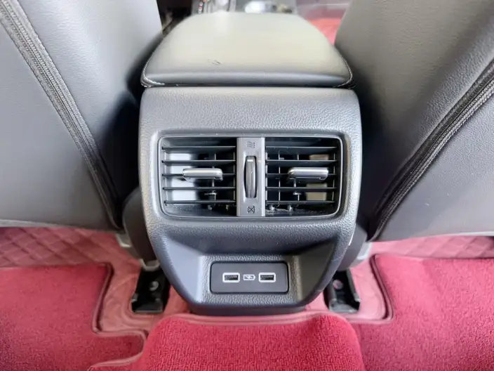 Model Ge 2023 Model 240TURBO CVT Deluxe Edition – фото 7