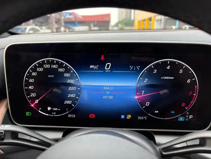 Mercedes-Benz GLC 2023 Model GLC 300 L 4MATIC Dynamic Model 5 seat – фото 9