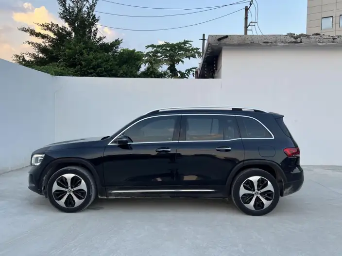Mercedes-Benz GLB 2023 Model GLB 220 Fashion Model – фото 3