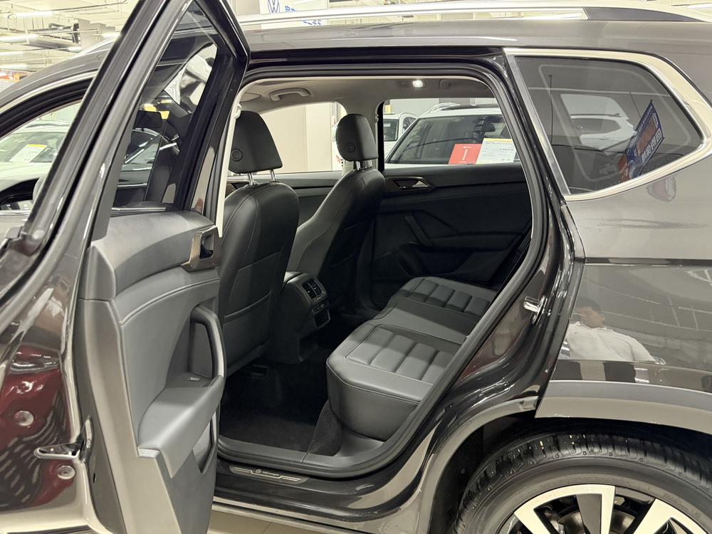 Volkswagen Tharu 2022 280TSI 2WD Luxury – фото 11