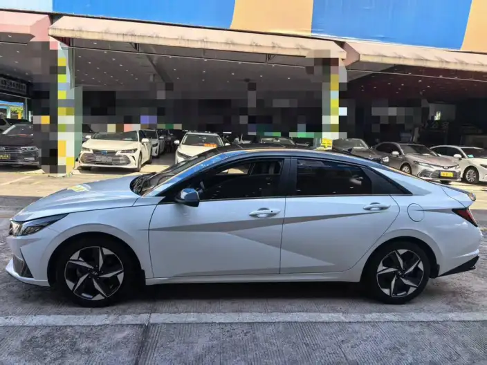Hyundai Ioniq 2022 Model 1.5L CVT LUX Premium Edition – фото 4