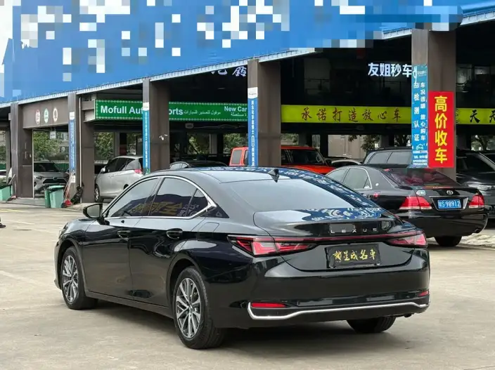 Lexus ES 2025 Model 200 Premium