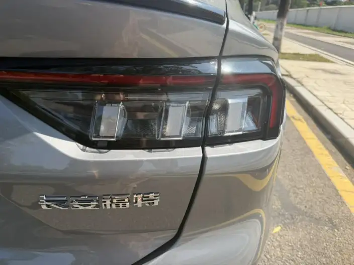 Ford Mondeo 2023 Model EcoBoost 245 Luxury Model – фото 10