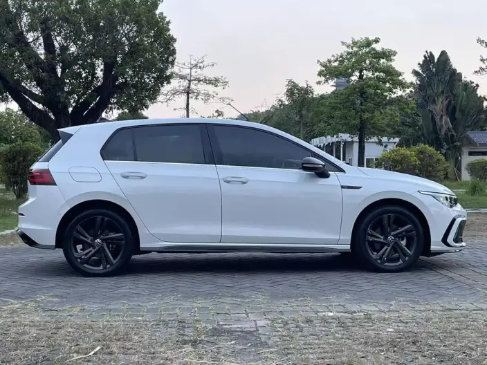 Volkswagen Golf 2023 Model Facelift 280TSI DSG R-Line Lite – фото 8