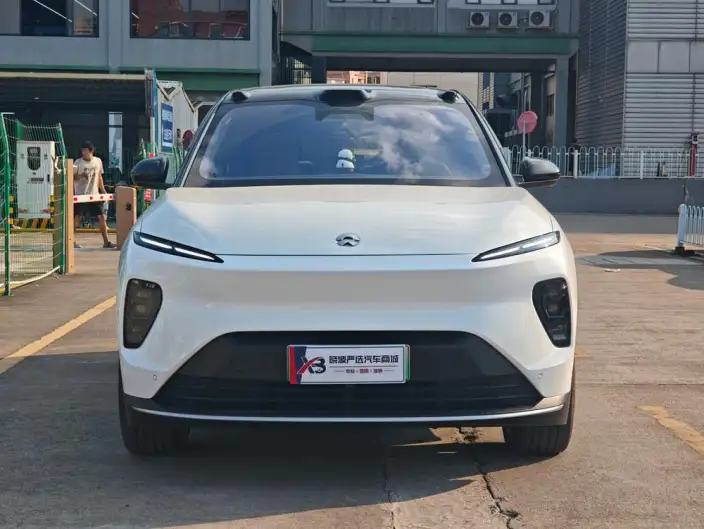 NIO ES8 2024 Model 75kWh – фото 2