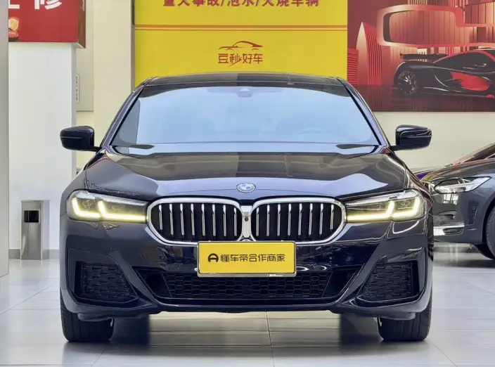 BMW 5 Series 2022 Model 530Li Exclusive Model M Sports Set – фото 2