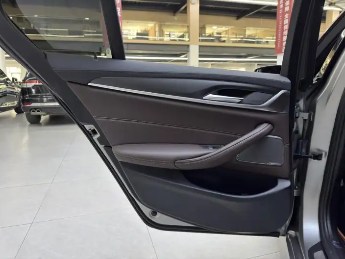 BMW 5 Series Imported 2022 Model 540i Fashion edition M Sports Set – фото 7