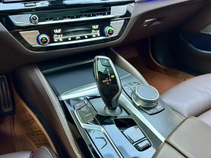 BMW 5 Series Imported 2022 Model 540i Fashion edition M Sports Set – фото 10