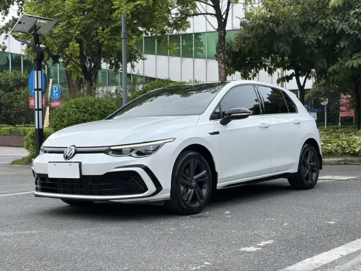 Volkswagen Golf 2023 Model Facelift 280TSI DSG R-Line Lite – фото 1