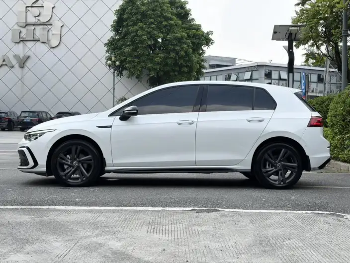 Volkswagen Golf 2023 Model Facelift 280TSI DSG R-Line Lite – фото 4