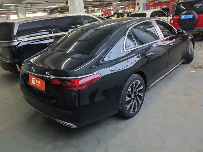 Mercedes-Benz E-Class 2024 Model E 300 L Luxury Model sedan – фото 4