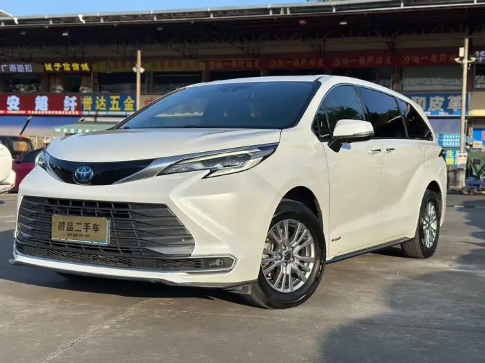 Toyota Sienna 2021 Model 2.5L Hybrid Premium Edition