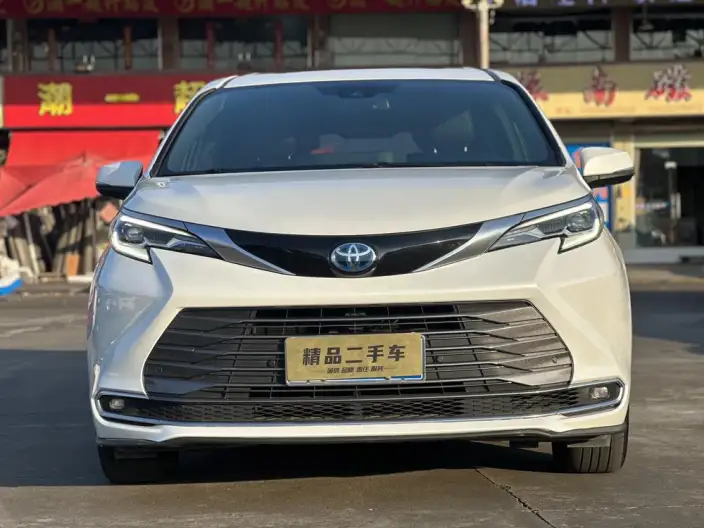 Toyota Sienna 2021 Model 2.5L Hybrid Premium Edition