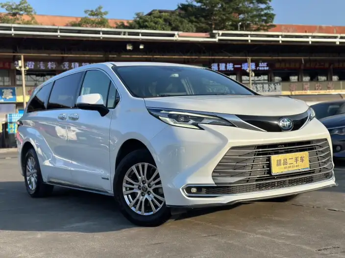 Toyota Sienna 2021 Model 2.5L Hybrid Premium Edition