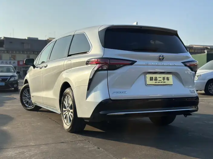 Toyota Sienna 2021 Model 2.5L Hybrid Premium Edition