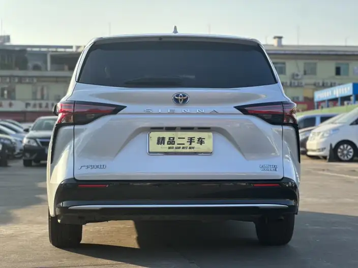 Toyota Sienna 2021 Model 2.5L Hybrid Premium Edition – фото 5