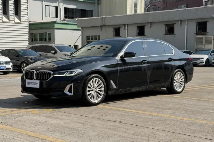 BMW 5 Series 2022 Model Facelift 525Li Luxury Set – фото 1