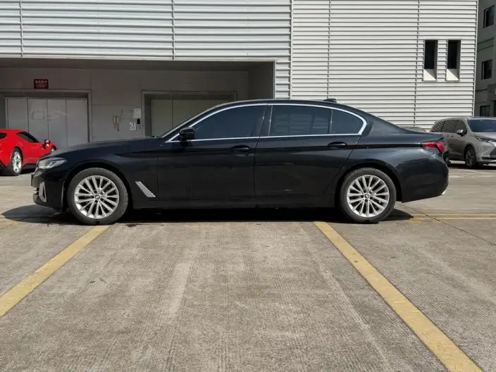 BMW 5 Series 2022 Model Facelift 525Li Luxury Set – фото 4