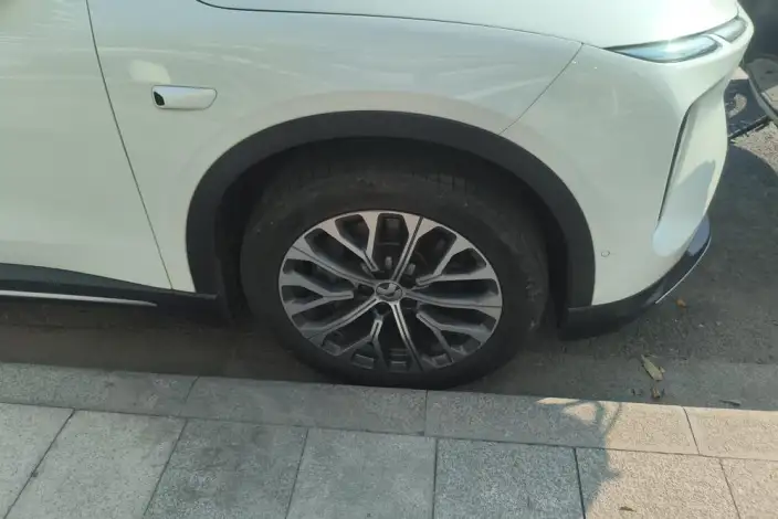 NIO EC6 2024 Model 75kWh – фото 7