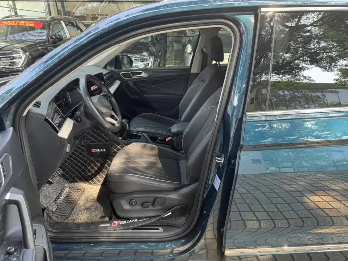 Volkswagen Tiguan L 2022 Model 330TSI Automatic 2WD R-Line Enjoy the version more – фото 9