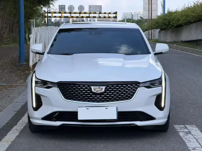 Cadillac CT4 2022 Model 28T Luxury Model