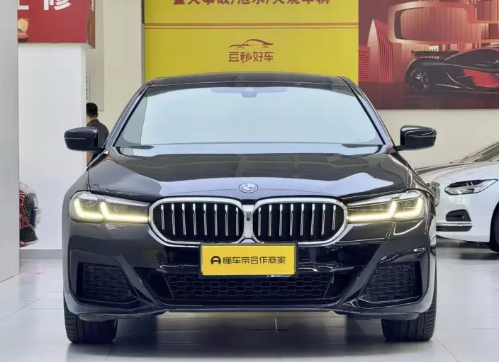 BMW 5 Series 2023 Model 530Li Exclusive Model M Sports Set – фото 2