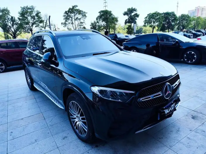 Mercedes-Benz GLC 2024 Model Facelift GLC 300 L 4MATIC Dynamic Model 5 seat – фото 3