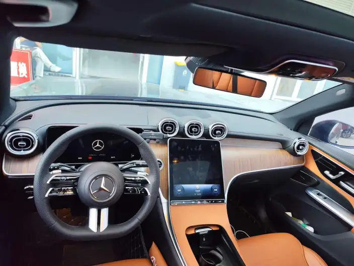 Mercedes-Benz GLC 2024 Model Facelift GLC 300 L 4MATIC Dynamic Model 5 seat – фото 7